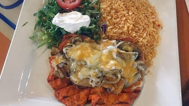 75. Pollo Marinado.