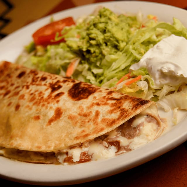 23. Quesadilla Rellena.