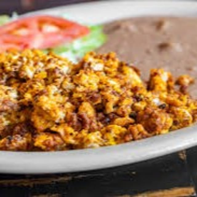 37. Huevos Con Chorizo.